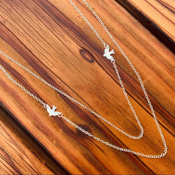 ♡ Dove Flying Necklace - Picture 4 of 8